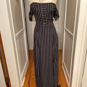 Love tree Womens navy and white pin stripe maxi size medium